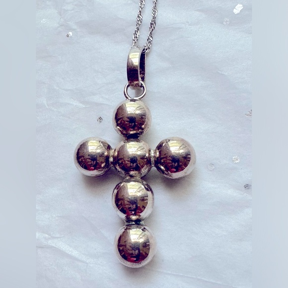 Silver Cross pendant necklace with silver chain 18” - Picture 1 of 4